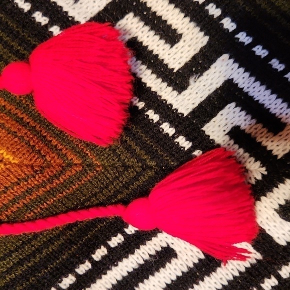 Aztec Style Fringed Poncho OS - Picture 5 of 8